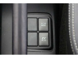 【EVモード】 電気モーターのみを使って走行するモードです。深夜の住宅街、屋内駐車場でエンジン騒音や排気ガスを気にすることなく走行できます。