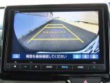 リアワイドカメラシステム!従来の視野に加えて、後方側方を約180&deg;まで見えるワイドビューと、後方を真上から見たような視野で駐車時などに便利なトップダウンビューの3つの視野があります!