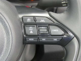 【レーダークルーズコントロール】(全車速追従機能付)付きです。車速に応じて追従支援してくれるので、ロングドライブも快適です。詳細は販売店スタッフまでおたずねください。