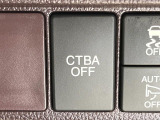 【シティブレーキアクティブシステム】低速走行中に前方の車両等を認識し、衝突しそうな時は警報とブレーキで衝突回避と被害軽減をアシスト。より安全にドライブをお楽しみいただけます。