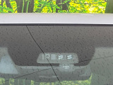 【三菱e-Assist】走行中に前方の車両等を認識し、衝突しそうな時は警報とブレーキで衝突回避と被害軽減をアシスト。より安全にドライブをお楽しみいただけます。