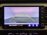 バックでの車庫入れも安心です!リアカメラが付いているバックモニター付のナビを装備しております。操作線もついており距離感も画面から確認できます。