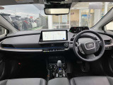 【運転席・インパネまわり】ハンドル・シート・フロアーなど隅々までプロによるクリーニング済み☆彡キレイな車内でドライブが一層快適にお楽しみいただけます!!