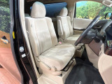 運転席シート廻りは使用感も少なく、良好な状態となっています。丁寧に使われていたことがよくわかりますね。