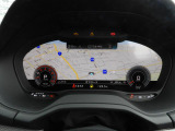 重厚感と安定感があり、同時にダイナミックさも備えるAudiの走り。機能やデザインが革新的なメーター。