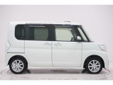 県内13店舗にて常時500台以上ダイハツ車を展示中です。見て、触って、納得のいく一台をぜひ見つけてください。