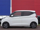 お出かけが、もっと楽しくなる軽。新しい日産デイス(*^^)v クルマが360&deg;周囲を見守ってくれるから、安心しておでかけできます。ボディカラーは人気のホワイトです。