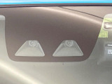 【スマートアシスト】走行中に前方の車両等を認識し、衝突しそうな時は警報とブレーキで衝突回避と被害軽減をアシスト。より安全にドライブをお楽しみいただけます。