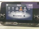 【メーカーナビ】9インチの大画面モニターを搭載し、Apple CarPlayへのワイヤレス接続やAndroid Autoにも対応。