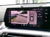 高画質の全周囲カメラが付いております。コーナーセンサーと併せてご利用いただくと駐車も楽々