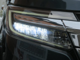 切れにくく明るいLEDヘッドライト装備!