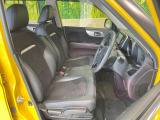 運転席シート廻りは使用感も少なく、良好な状態となっています。丁寧に使われていたことがよくわかりますね。