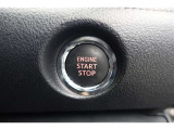 スマートエントリー&プッシュスタートはキーをバッグ等に携帯している時にブレーキを踏んでスタートボタンを押すとエンジンが始動します。車内に忘れた場合にはロック出来ませんので締め忘れの心配もなくなります!