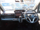 視界が広く前方が見やすいので運転もしやすいです!!交差点等での右折時・左折時に歩行者も見やすいです!! クルマの運転にあまり慣れてない方にもオススメです☆