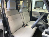 運転席からの視界もよくどなたがお乗りになられても運転しやすい車両になっていますよ