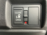 狭い所でも乗り降り楽々な両側スライド仕様の片側電動スライドドアです!簡単にドアの開閉が出来る為女性やお年寄りにも優しく、荷物で手が塞がった時なども大変便利です!
