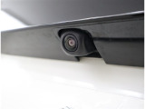 バックカメラが付いているので後方確認が非常にしやすいです。今や運転初心者も熟練者も必須装備!ついていて損はないですね♪