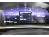 気になる燃費など様々な情報を表示してくれるインフォメーションディスプレイ付きのODOメーター。