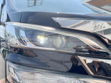 【LEDヘッドライト】悪天候や夜間走行時も良好な視界を確保し安心して運転できる高輝度LEDヘッドライトを装備!点灯速度が早く、消費電力も抑えられています。