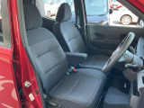 快適に運転できるドライブポジション!シートリフターもあるので無理のない運転姿勢がとれます。
