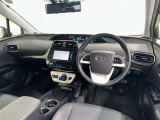 運転席まわりです。 各操作スイッチは使いやすい位置に配置されてます。