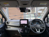 運転席周りの視界もよくハンドルも軽い取り回しなのですごく運転がしやすい車です。
