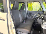 運転席シート廻りは使用感も少なく、良好な状態となっています。前オーナー様が丁寧に使っていたことがよくわかりますね。