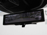 車両後方を映し出します・スマートルームミラー装備です。