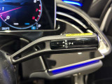 リアゲートの自動開閉が可能で御座います。お子様を抱っこする際やお買い物で手が塞がってしまっている場合に大変便利で御座います。