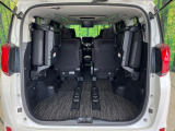 普段のお買い物や通勤、送迎等に十分な荷室スペースを確保しております。セカンドシートを倒すと、大きな荷物の積載も可能です♪