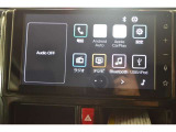 9インチディスプレイオーディオを装備。 スマホとクルマをつなぐことで、これまでのナビに加えて、いろんなサービスが楽しめます。