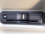 ■【ETC車載器】が装備されています。セットアップをしてお渡しとなり、ETCカードを差し込むだけで高速道路の利用が可能です。