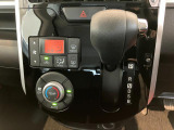 機能、内装・外装の状態、走行距離、修復歴の有無など、細部まで徹底して検査しています!