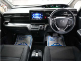 運転にかかわる様々な操作を安全に行えるように視点移動が少なく、操作性に配慮されたスイッチ類が凝縮されたコクピットです。
