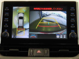 車両を上から見たような映像を映し出すパノラミックビューモニター付きです。