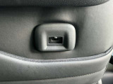 助手席シートバックにはUSBポートついています。