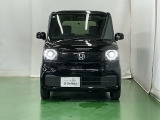 LEDヘッドライトを装備しています。LEDヘッドライトはとても明るく、雨の日や夜間走行も安全・安心です。オートライトコントロール付きで周囲の明るさに応じて自動で点灯・消灯します