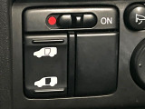 【パワースライドドア】スマートキーや運転席のスイッチでスライドドアの開閉が可能♪電動だから力を入れてドアを開ける必要が無く、小さいお子様でも、重い荷物を持っている時もラクに開け閉めできます♪