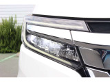 LEDヘッドライトで夜間の視認性も高く、更にオートライト搭載で、車外の明るさを感知し自動でライトを点消灯します。またエンジンOFFにすれば一緒に消灯し、消し忘れやトンネル走行時などに非常に重宝します!