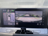 【全周囲カメラ】クルマの真上から見ているかのような映像が見れるので、駐車が苦手な方には特にうれしい装備です♪