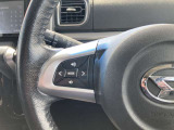 インテリアに合わせたデザインのステアリングは、握りやすく運転しやすい形状、大きさです。是非一度、実際に触ってお確かめください♪