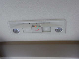 SOSコールを装備。NissanConnec(有料)にご加入頂くと、緊急時に専門のオペレーターにつながるSOSコールや、乗る前エアコン、無線での地図更新などさまざまサービスで素敵なカーライフをもたらしてくれます!