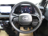 運転が楽しくなる明るく開放的な運転席まわりです。
