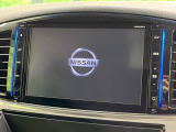 【メーカー純正8インチナビ】インテリアに溶け込むスタイリッシュな「専用設計」メーカーナビを装備♪視認性や操作性など基本性能にも優れ、より上質なカーライフをお楽しみいただけます。