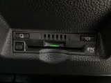 ETCが付いてます。ETC搭載車しか通過できないスマートICが利用できるようになりますよ!現在スマートICの設置箇所も増えてきているので、高速道路利用の幅が広がりますね☆