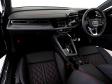Audiのインテリアはエクステリア同様、優れたデザイン性とクオリティ、そして機能性を兼ね備えております。