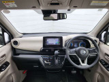 納車前に、しっかりと当社整備工場にて整備を行います。エンジンオイル、エンジンオイルフィルター、ワイパーゴム、バッテリーは新品に交換してからお渡しです!金額はかかりません!!(^-^)v