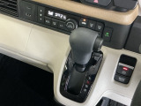 発進時から滑らかに加速する無段階変速のCVTはストップ&ゴーの多い街の中も快適です