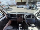 前方の見切りが良く、視界良好で運転しやすいです♪