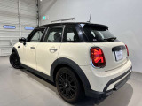 MINIを熟知したメカニックによる100項目の点検・整備を行います。不具合箇所、交換時期に達している部品に関しましては、全て弊社負担で交換してからのご納車となります。